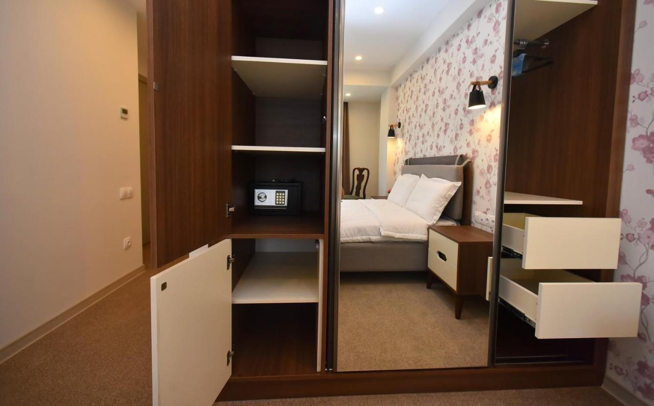 Hotel Avenue 30 Yerevan Bagian luar foto