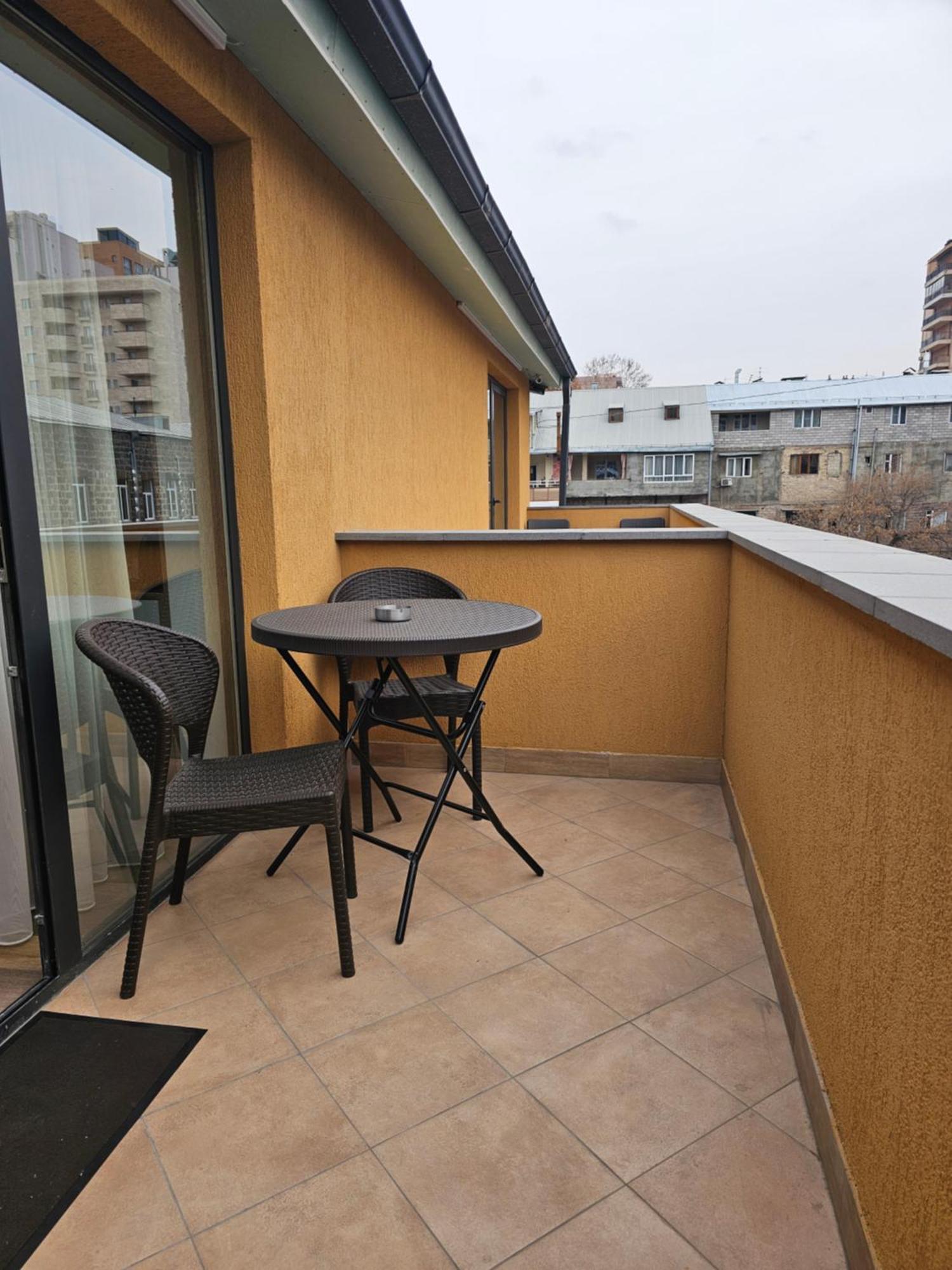 Hotel Avenue 30 Yerevan Bagian luar foto