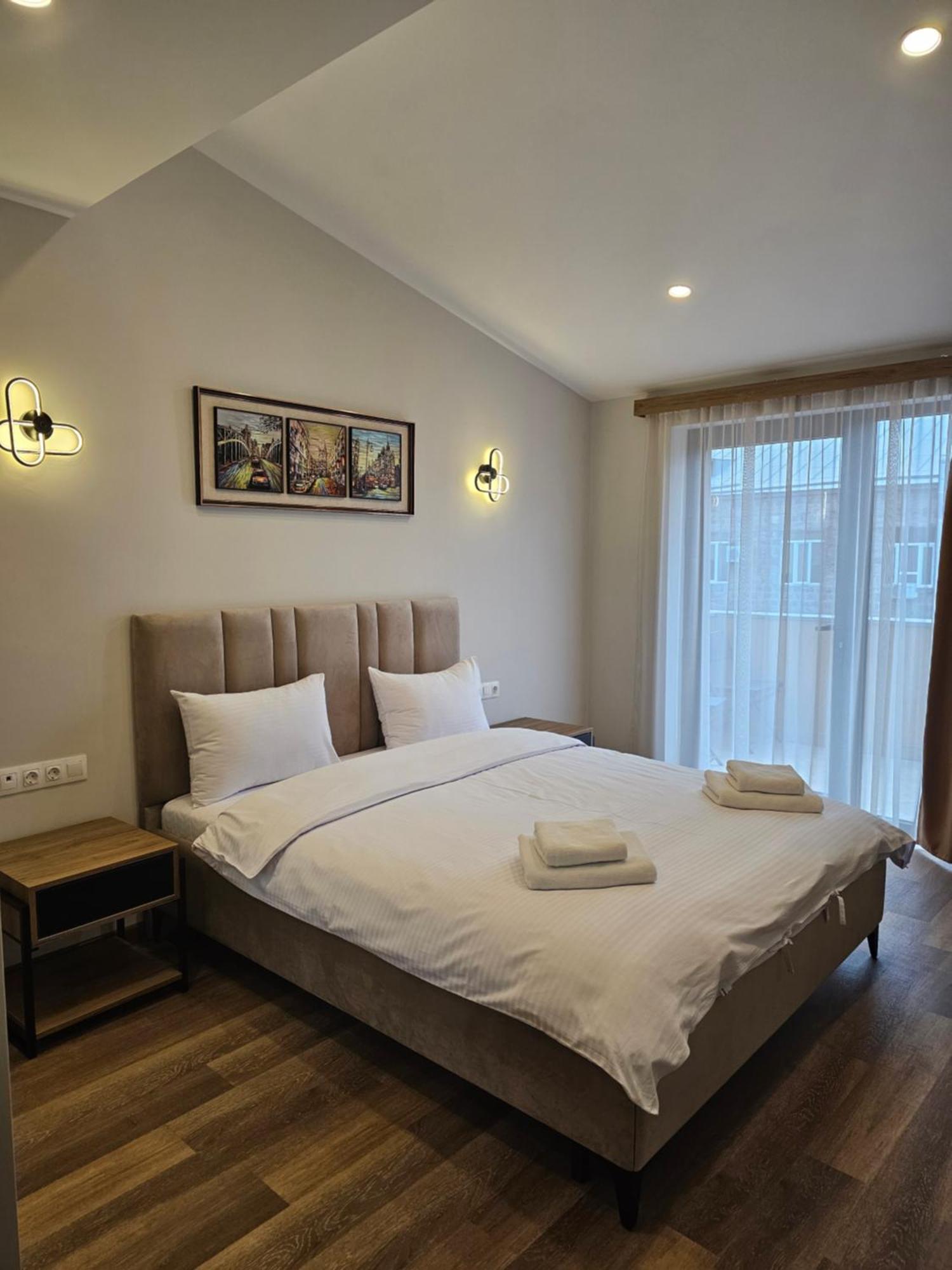 Hotel Avenue 30 Yerevan Bagian luar foto