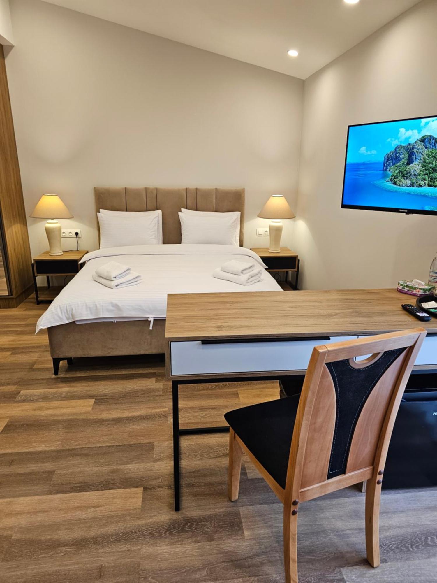 Hotel Avenue 30 Yerevan Bagian luar foto