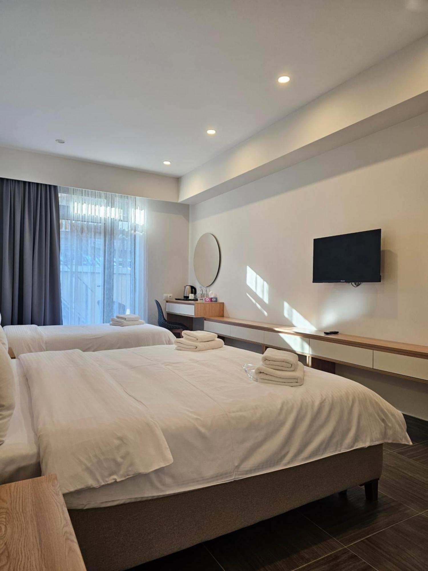 Hotel Avenue 30 Yerevan Bagian luar foto