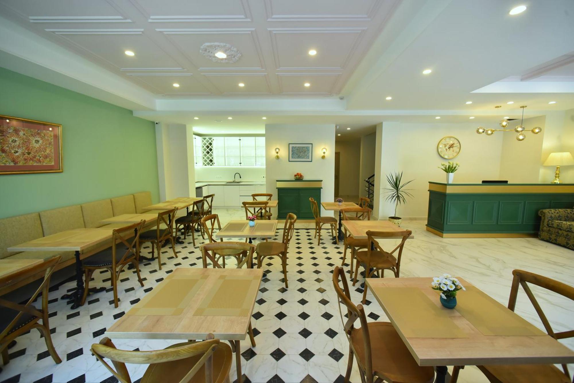 Hotel Avenue 30 Yerevan Bagian luar foto