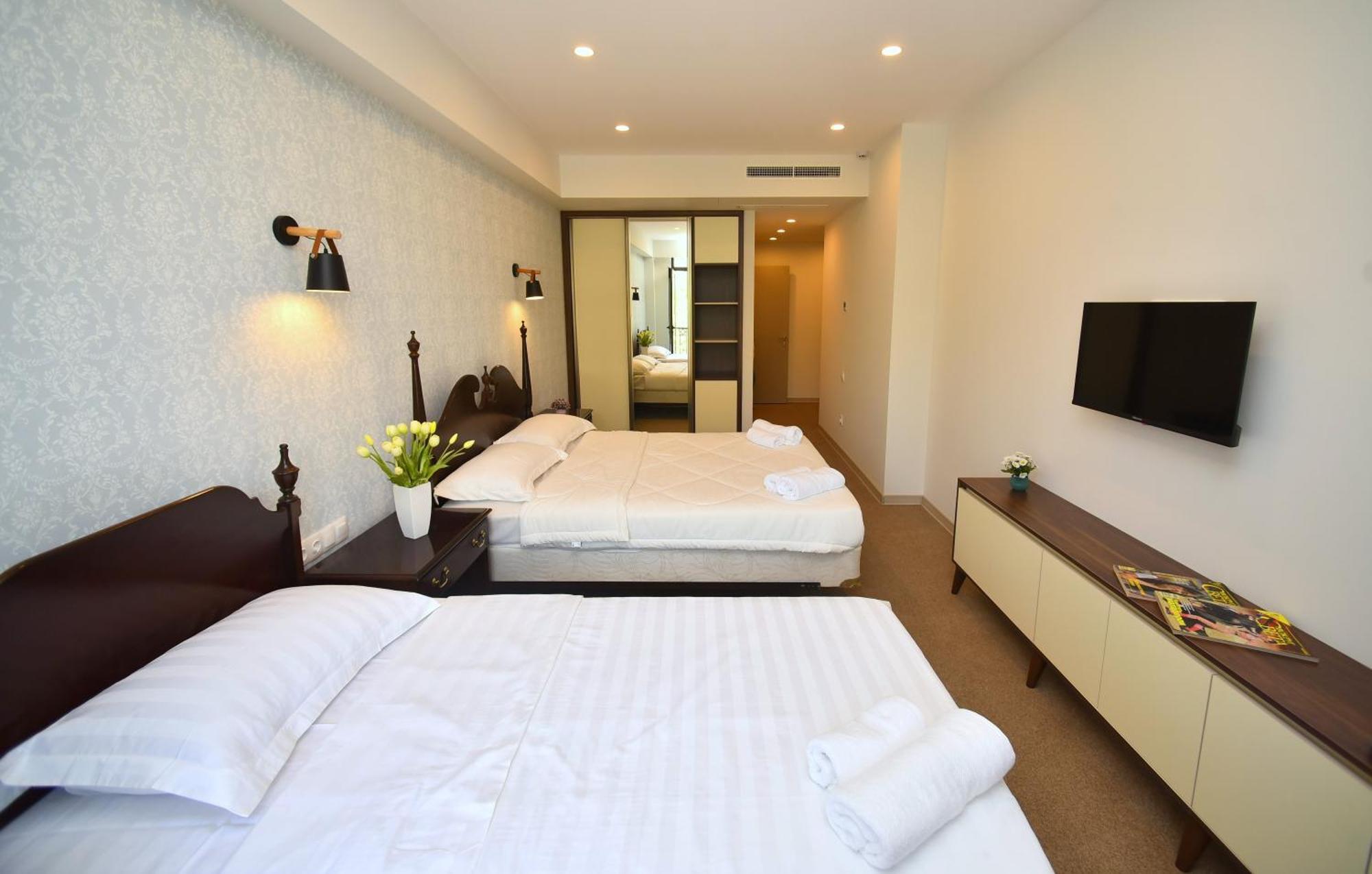 Hotel Avenue 30 Yerevan Bagian luar foto