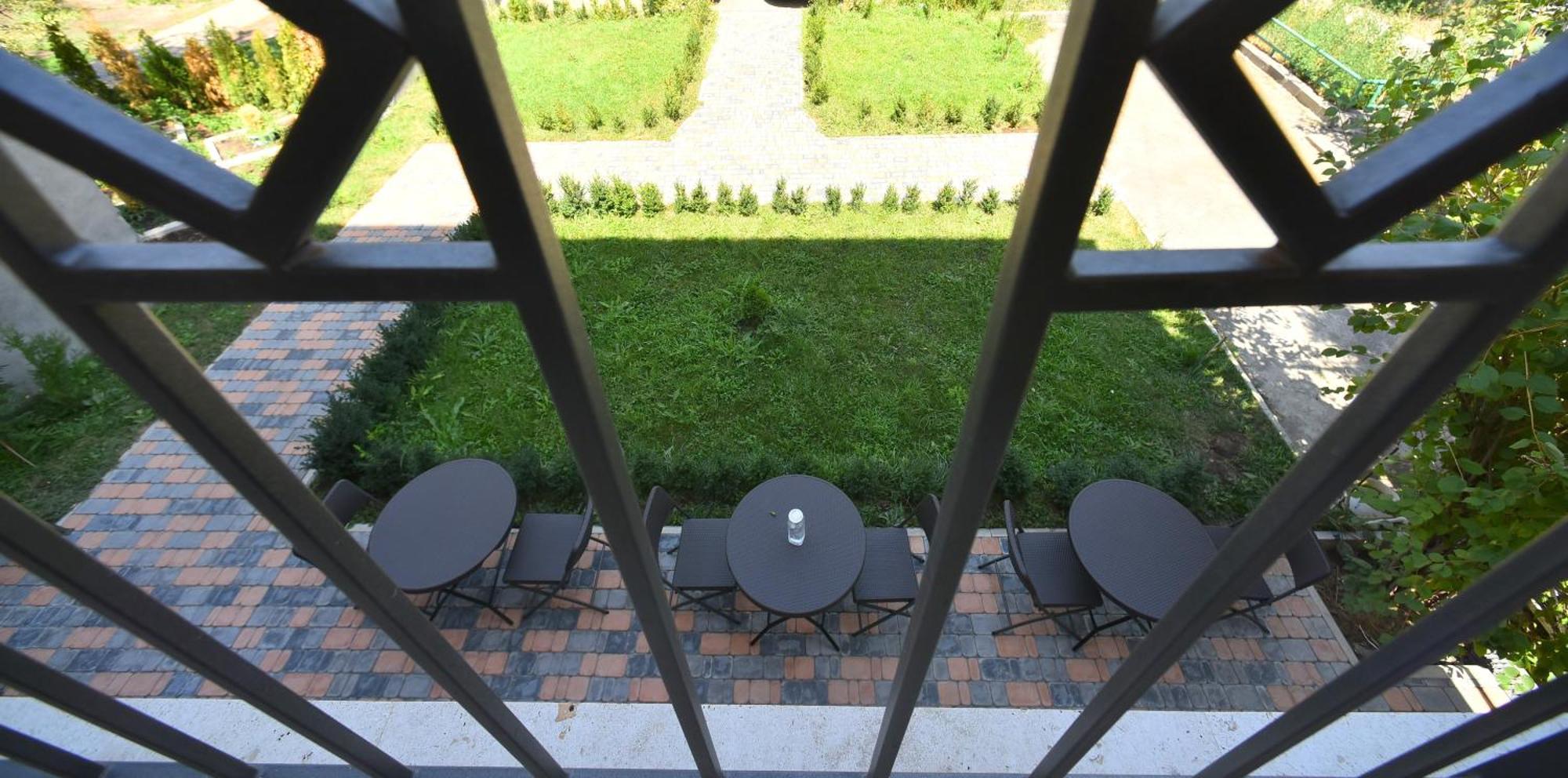 Hotel Avenue 30 Yerevan Bagian luar foto