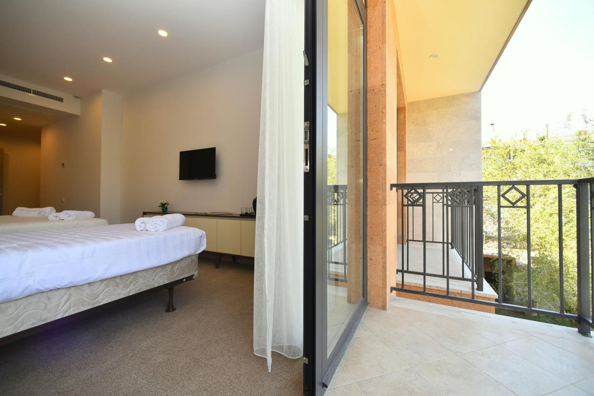 Hotel Avenue 30 Yerevan Bagian luar foto