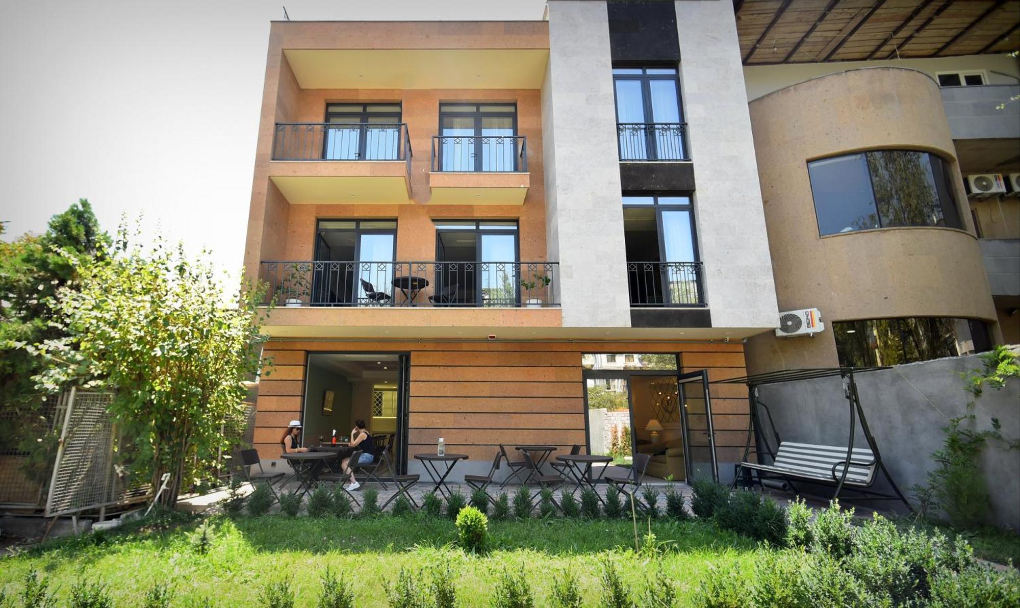 Hotel Avenue 30 Yerevan Bagian luar foto