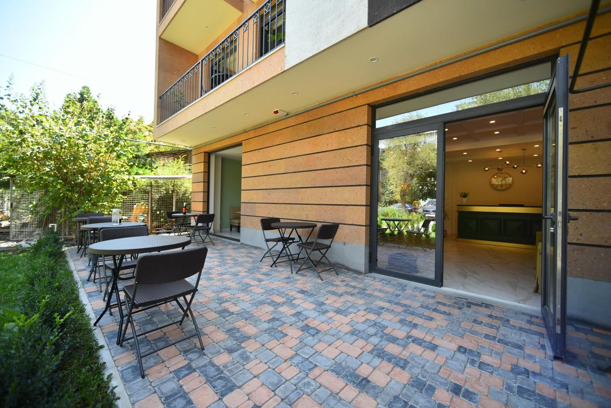 Hotel Avenue 30 Yerevan Bagian luar foto